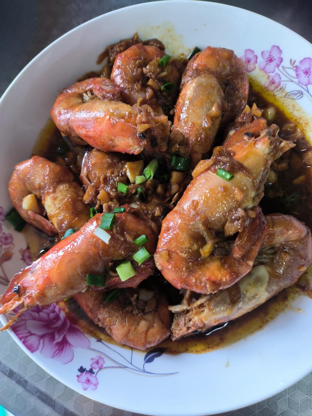 好吃到舔手的蒜爆罗氏虾（零失败，巨好吃)