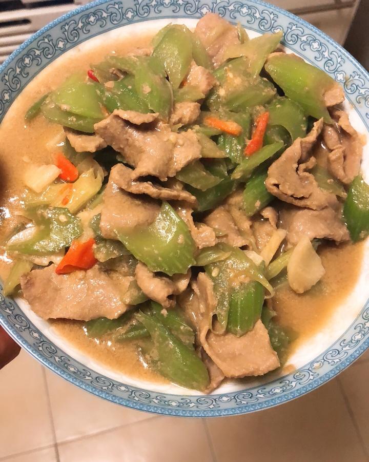 西芹炒牛肉！