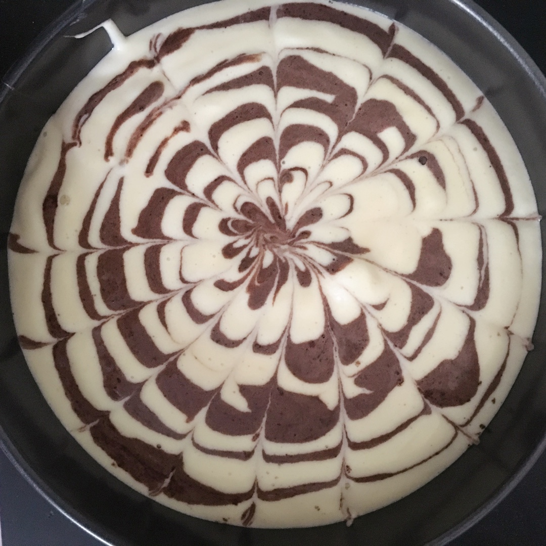 双色拉花戚风蛋糕