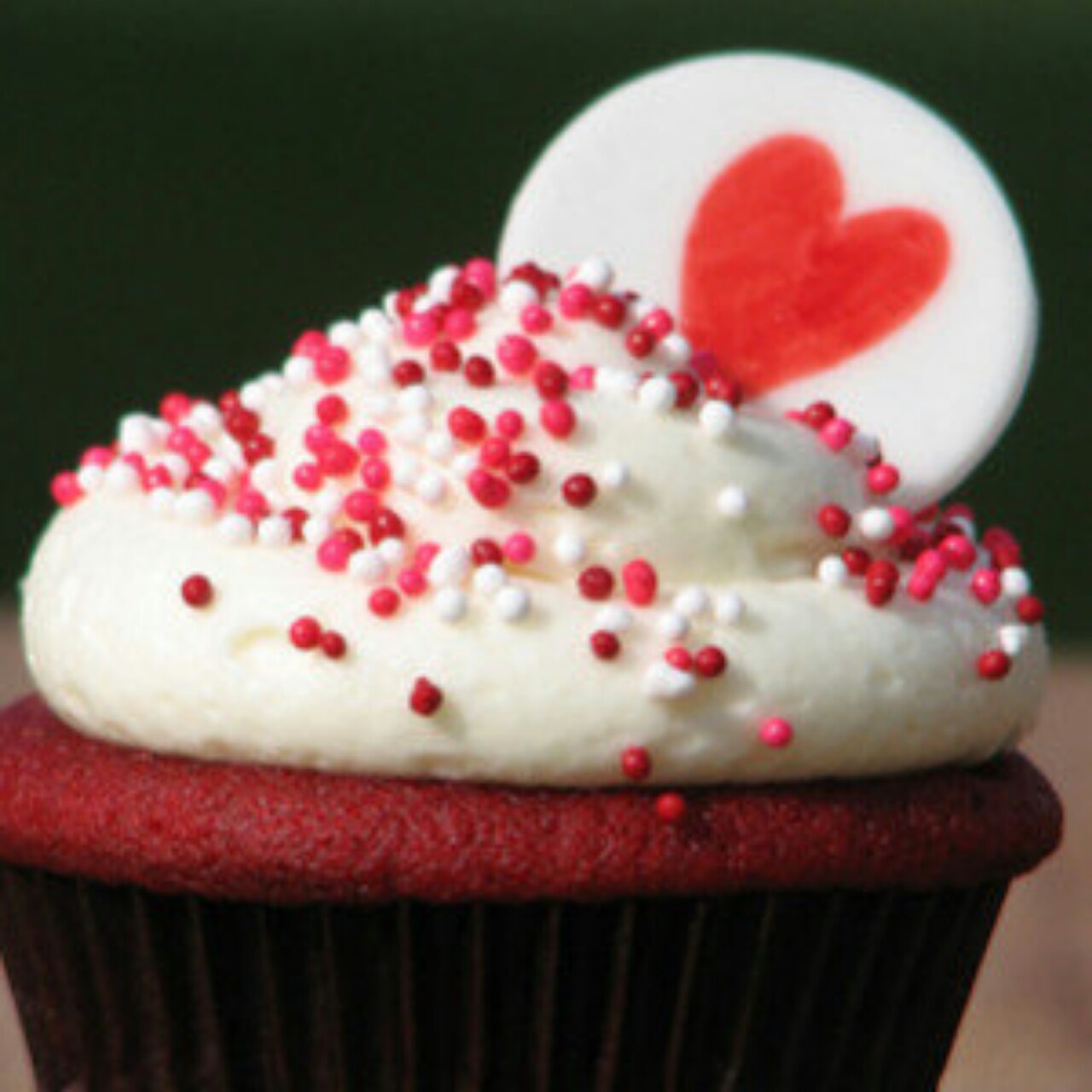 嫁衣太红妆太浓