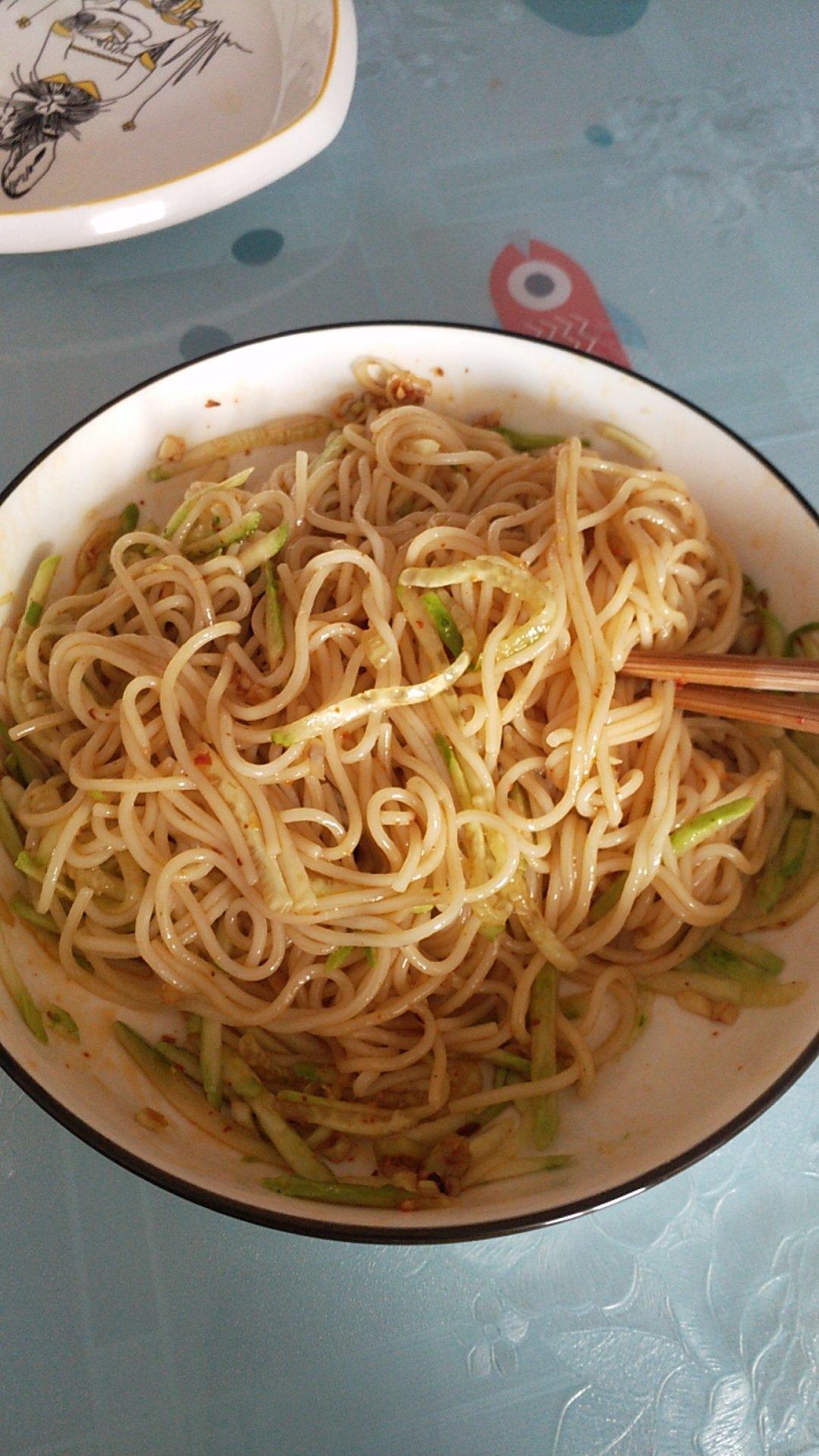 巨好吃㊙️酸辣凉拌面❗️十分钟搞定，简单快手❗️