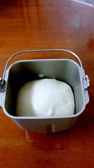 奶香馒头（面包机揉面）的做法 步骤3