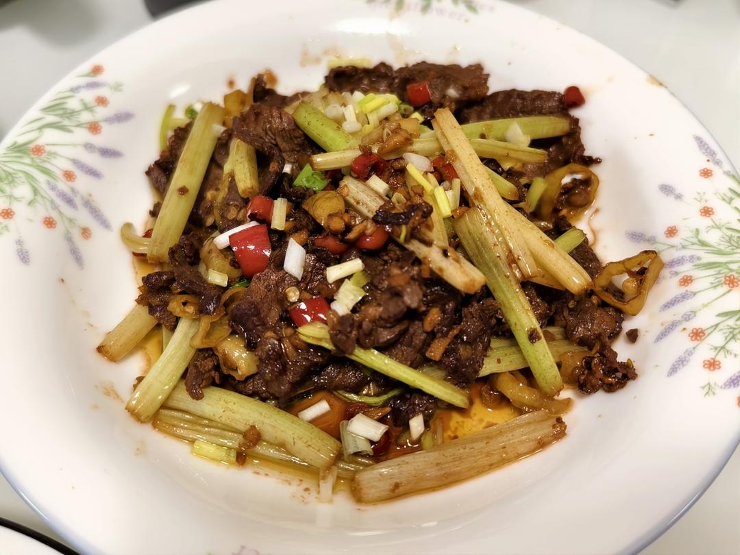 小炒黄牛肉