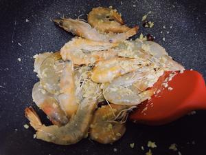 蒜蓉炒虾的做法 步骤10