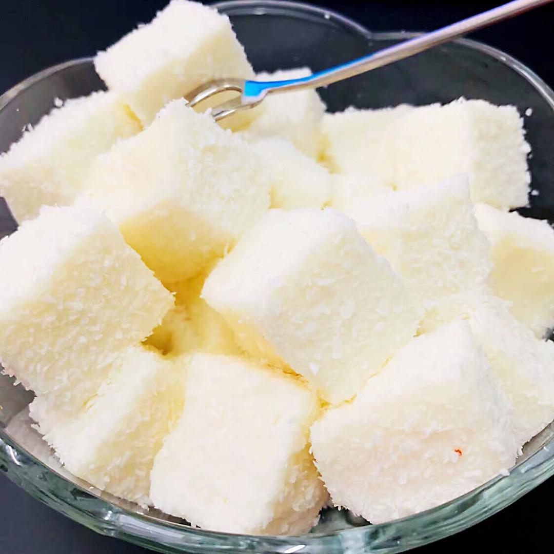 宝宝夏天辅食椰蓉小方块，健康不上火。