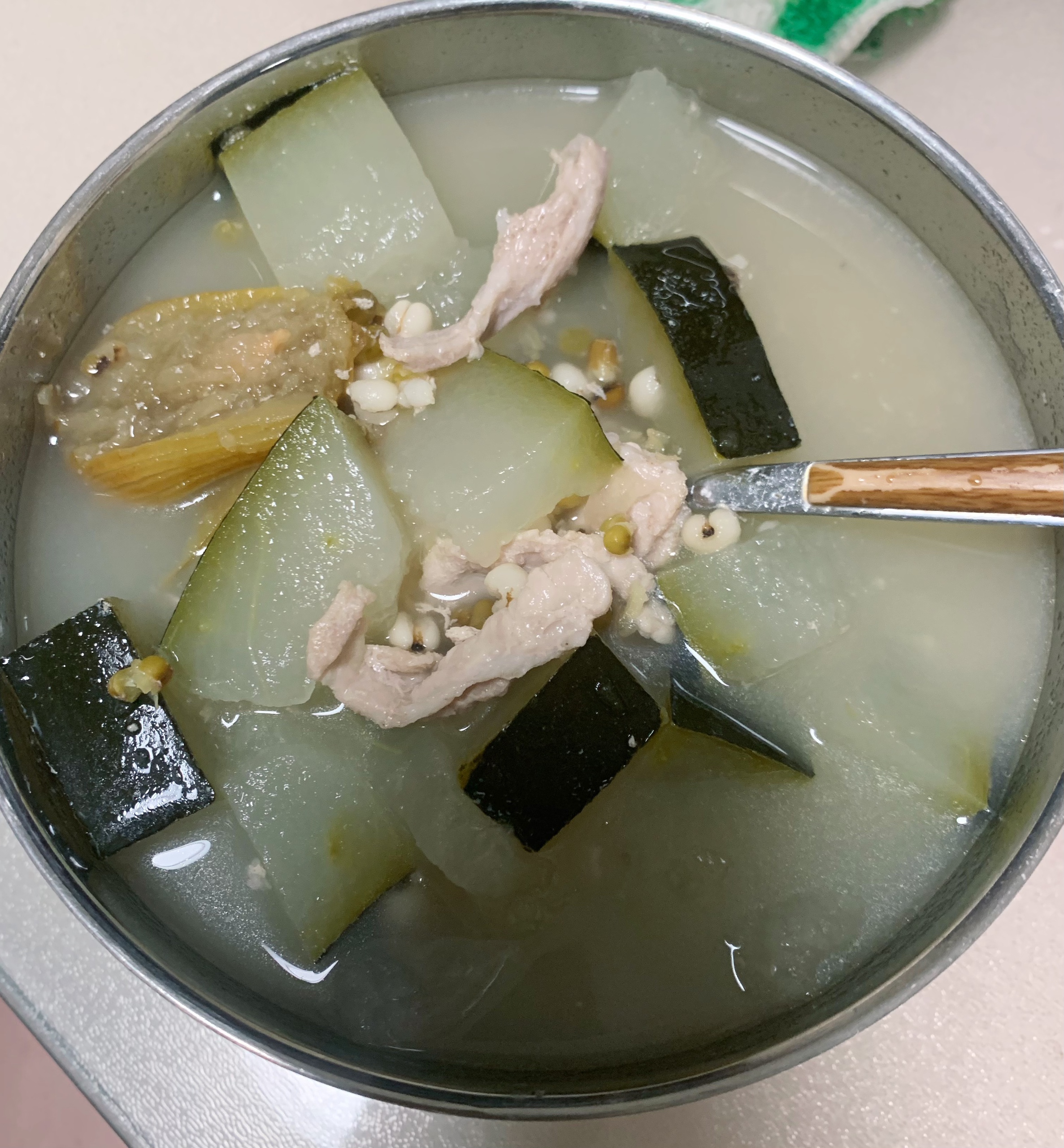 冬瓜薏米绿豆瘦肉汤的做法