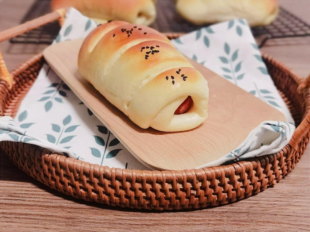 肉松肠仔包