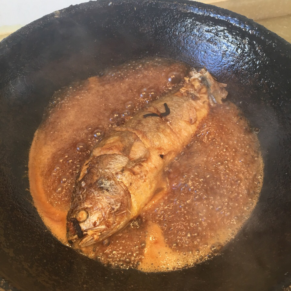 红烧黄鱼—鱼皮不破的小窍门