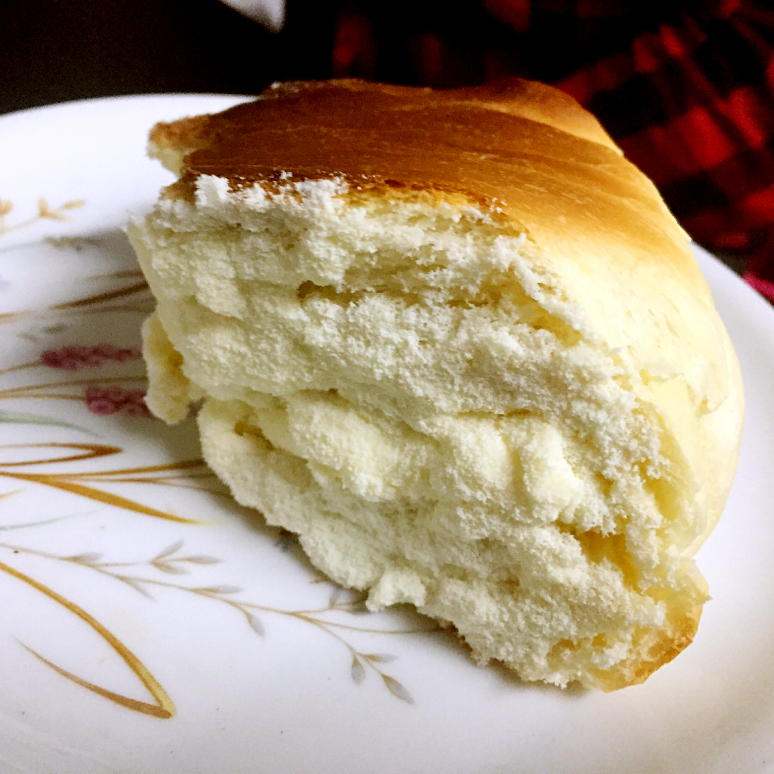 安琪拉(小美)做的炼乳奶酪包---有面包机的同学做起来更方便哦