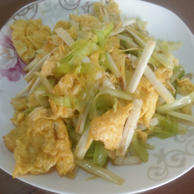 韭黄炒鸡蛋