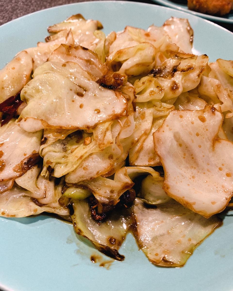 厨师长教你：“手撕包菜”的家常做法,简单又不失美味