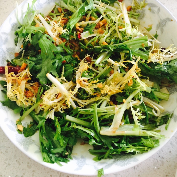 谭叨叨做的凉拌苦菊