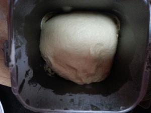 面包机版柔软果料面包（最爱的童年味道）的做法 步骤7
