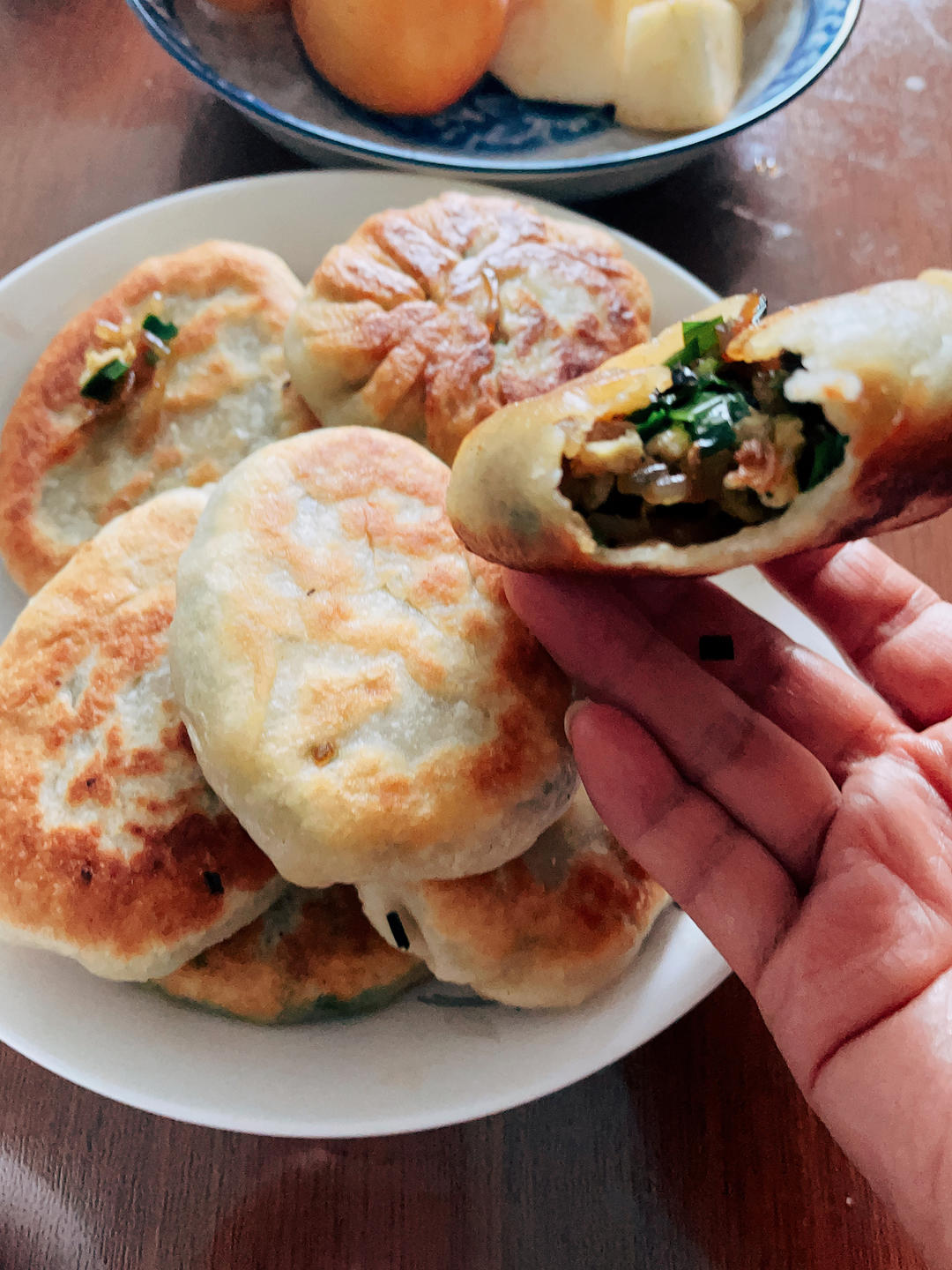 烫面韭菜鸡蛋粉条馅饼🥙，鲜美得停不下来！