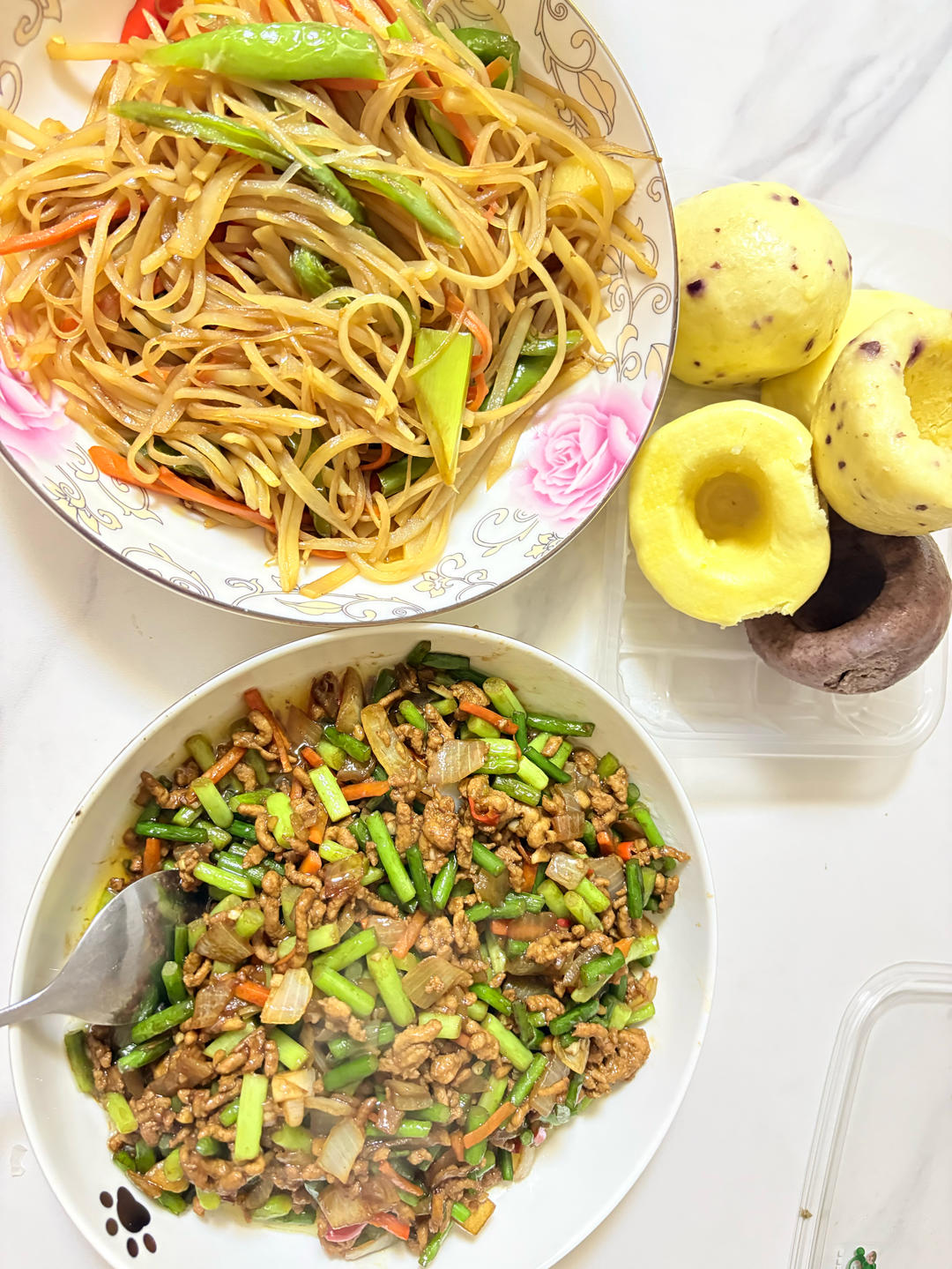 蒜苔炒肉末，三碗米饭都不够吃
