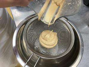 M5澳洲和牛西冷佐酸渍干葱和洋葱精华的做法 步骤1