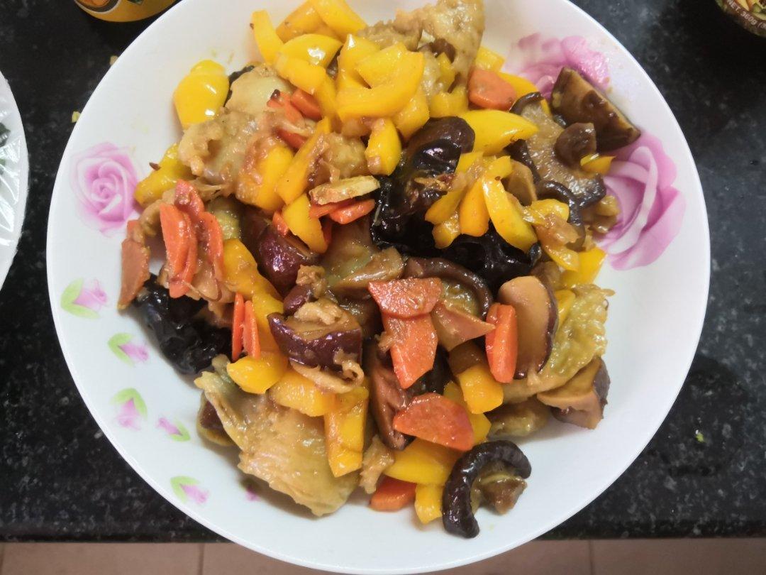彩椒香菇油面筋