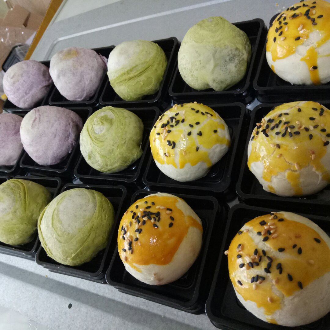 蛋黄酥~紫薯、抹茶、原味~花好月圆，中秋快乐~内附一次做六色蛋黄酥方法~