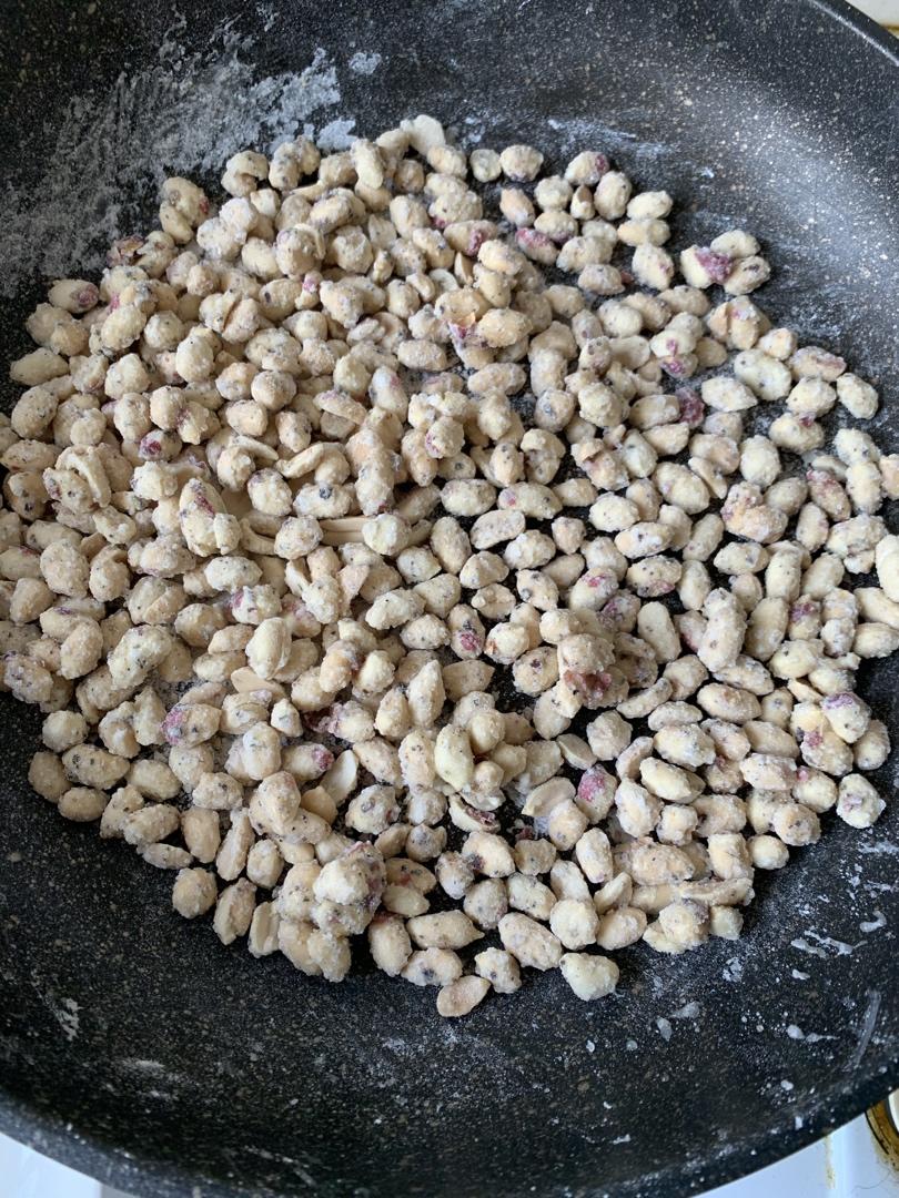 从小爱吃的零食，怪味花生。做起来其实很快手