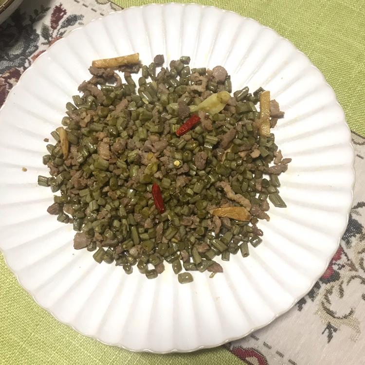 酸豆角炒肉沫