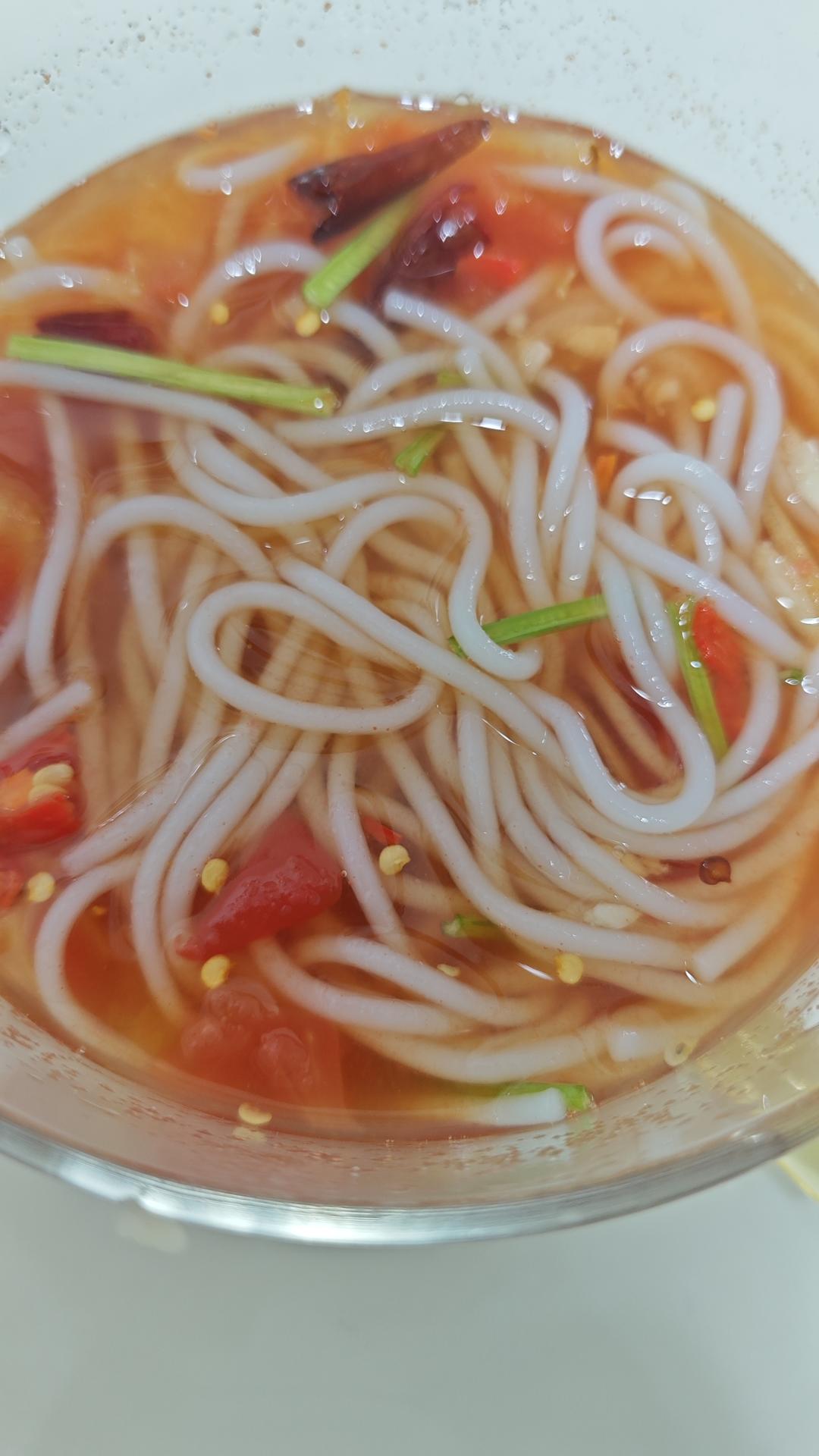 夏天开胃泰式酸辣凉拌米粉