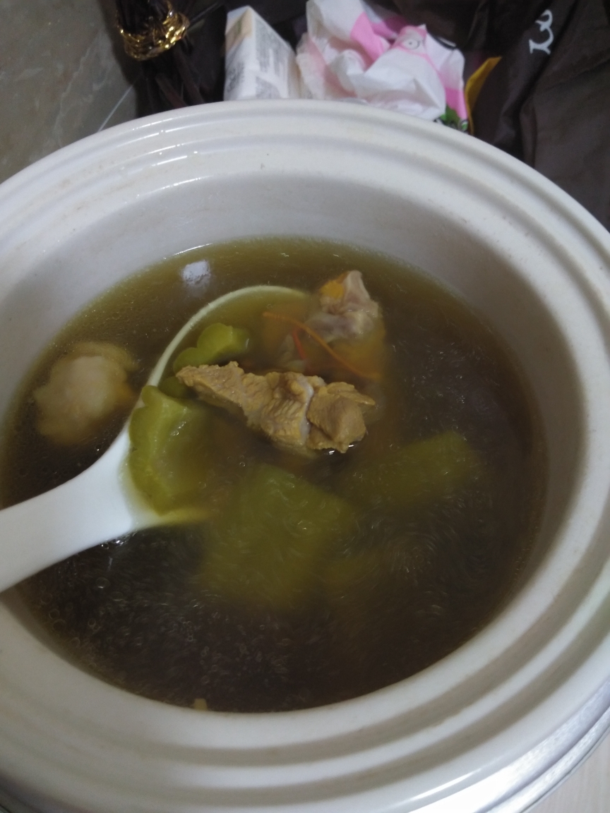 苦瓜黄豆猪骨汤的做法