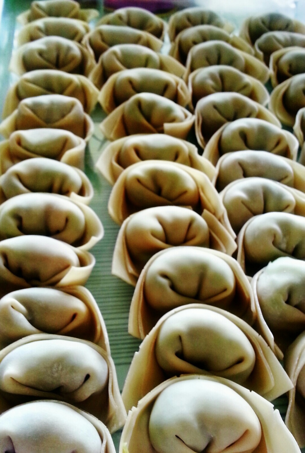 思念,噬骨の疼做的菜肉大馄饨