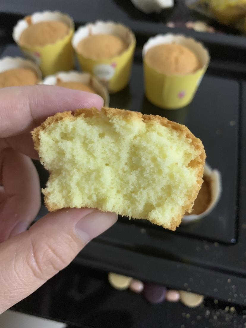 简单版脆皮纸杯蛋糕的做法