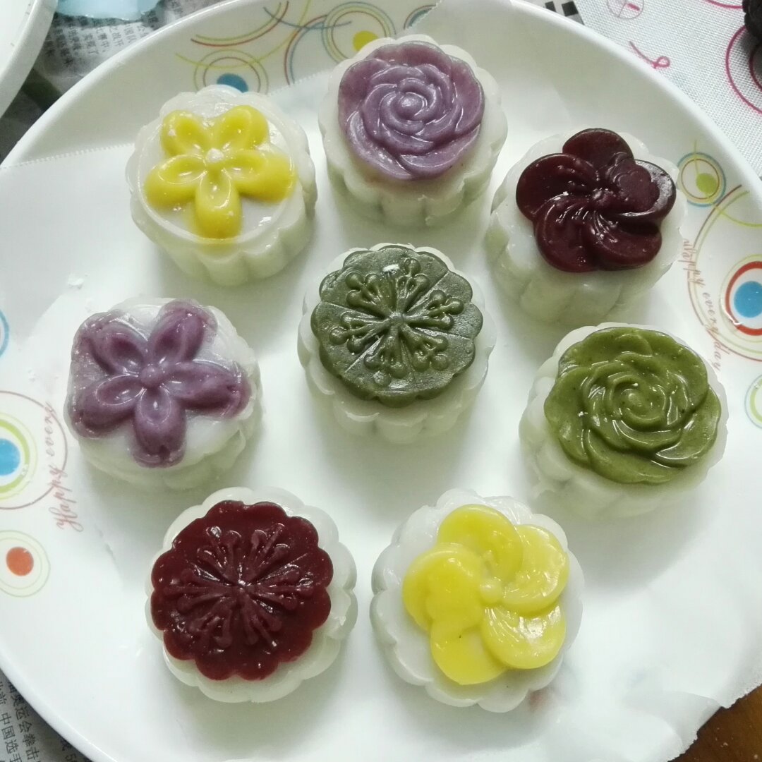 彩色冰皮月饼