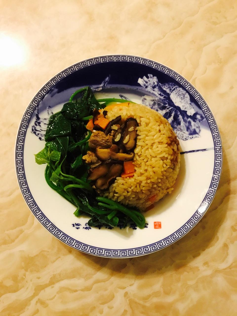 喷香排骨焖饭（爆好吃）