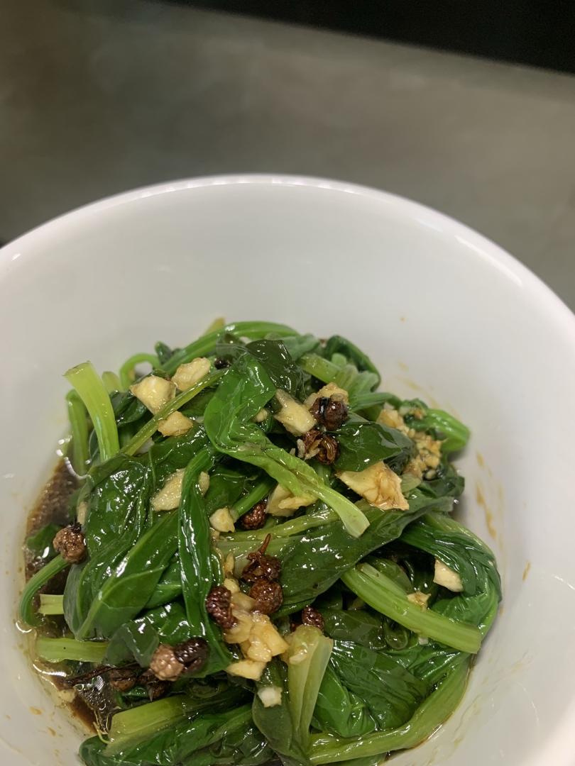 凉拌菠菜(家传秘方)
