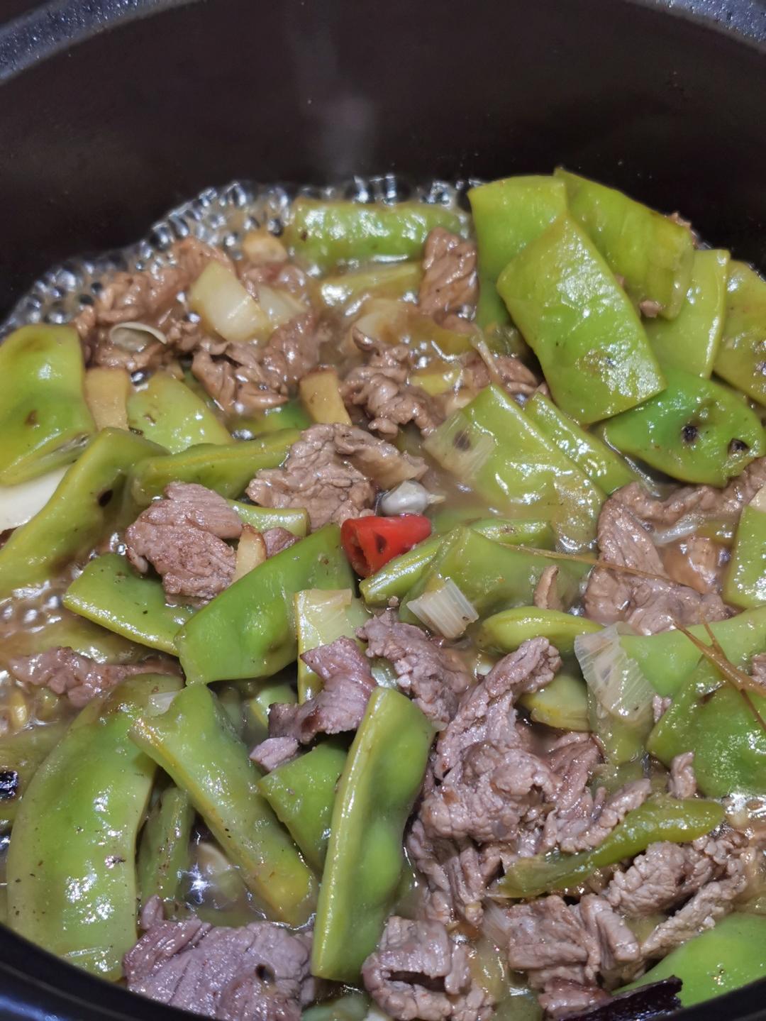 牛肉炖扁豆，一道常德人都喜欢吃的钵钵菜