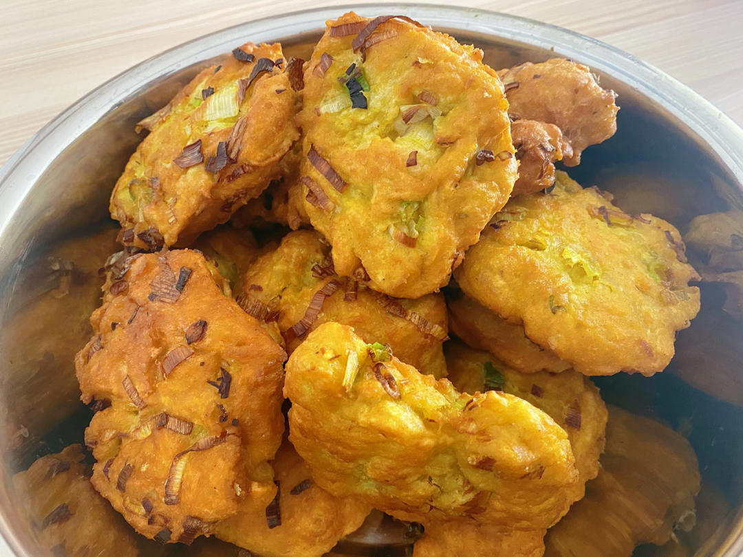 早餐店炸葱油饼 外酥里软 葱香味十足 附细节视频详解