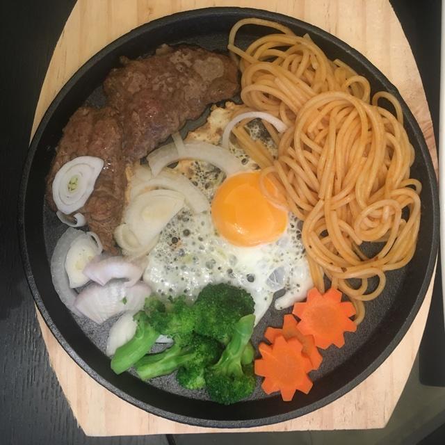 黑椒牛排（配土豆/鸡蛋，意面/蔬菜）