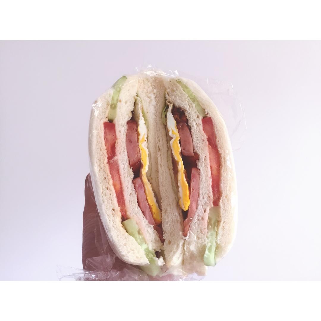 火腿芝士蛋三文治