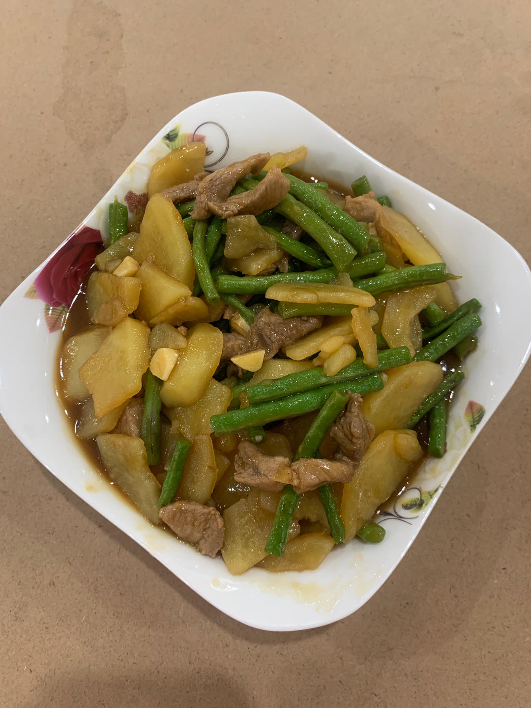 豆角炒肉加土豆