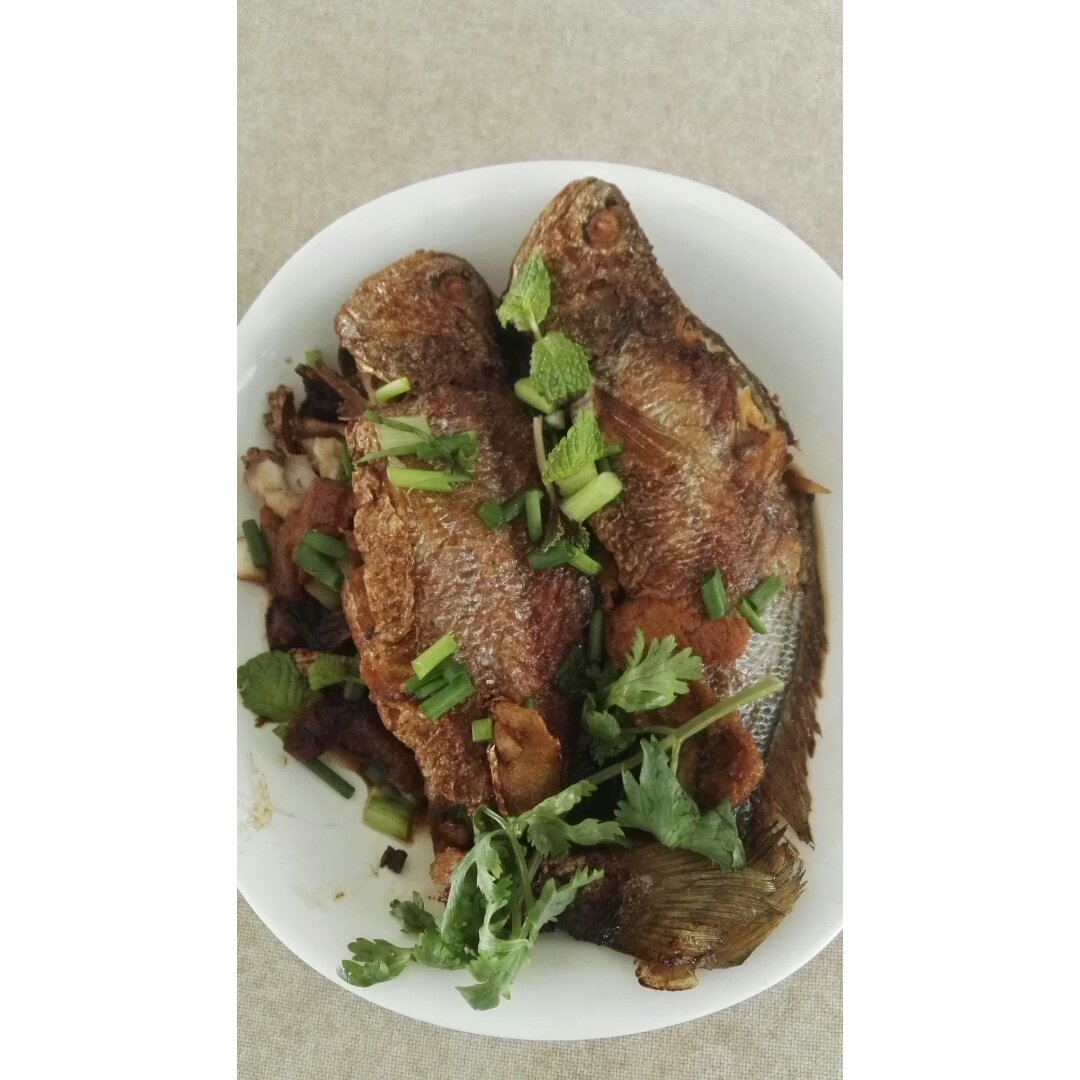 家常烧黄鱼 Yellow sea fish