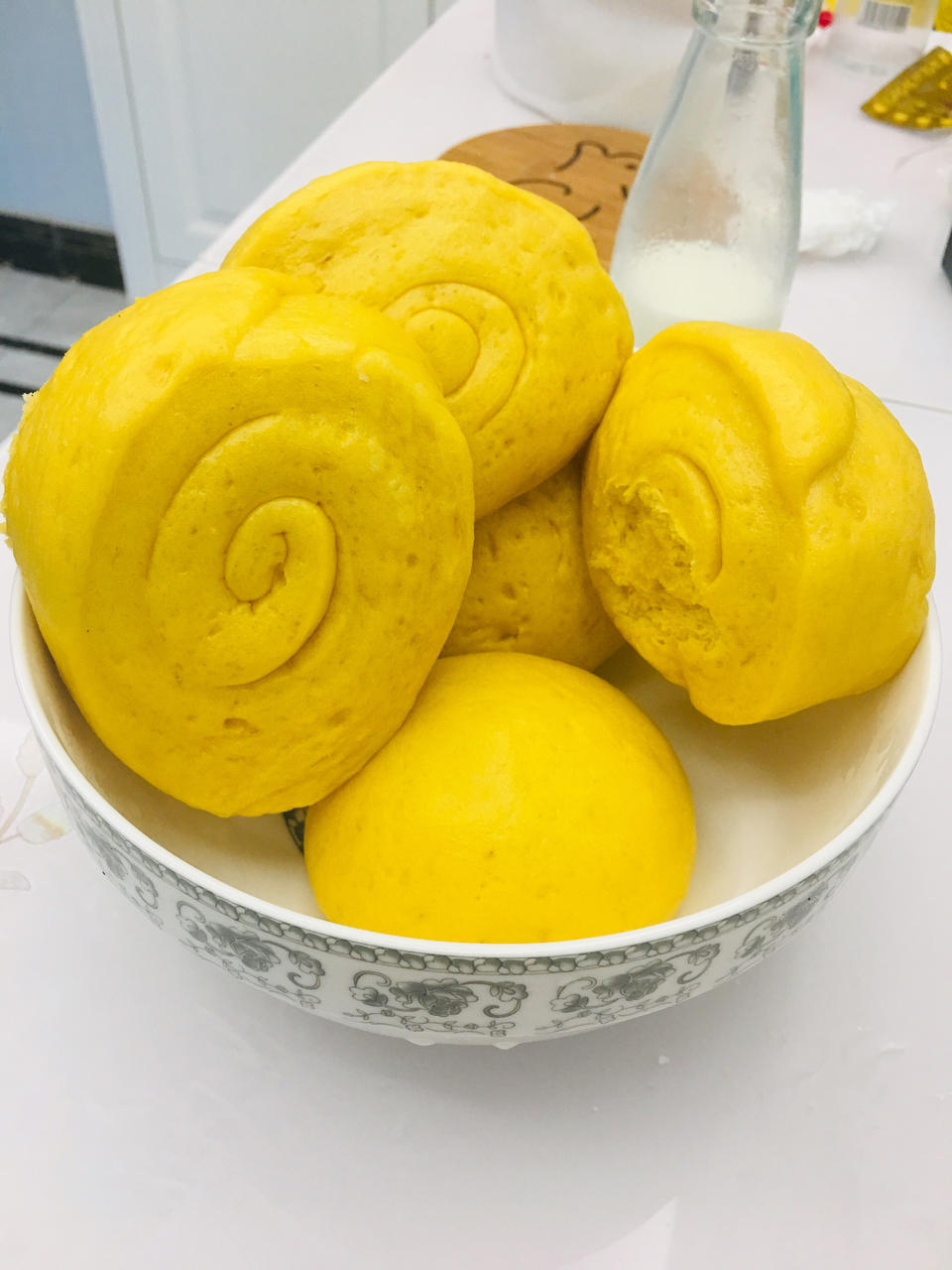 新手也可以--详解如何做出人见人爱、金黄的南瓜馒头