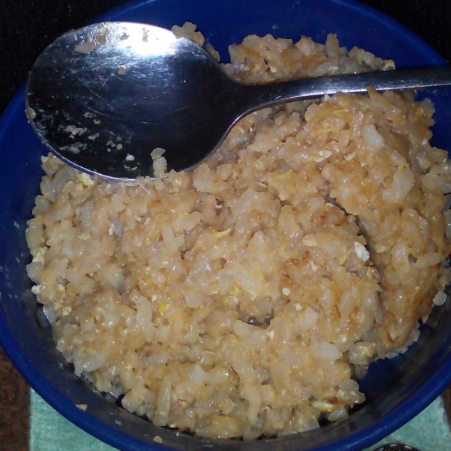 据说是 正宗酱油炒饭