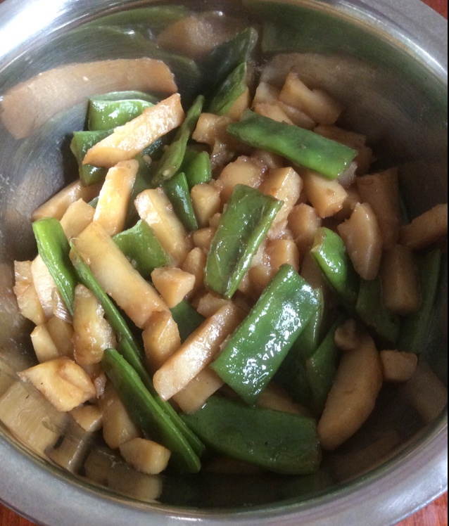 土豆炖豆角