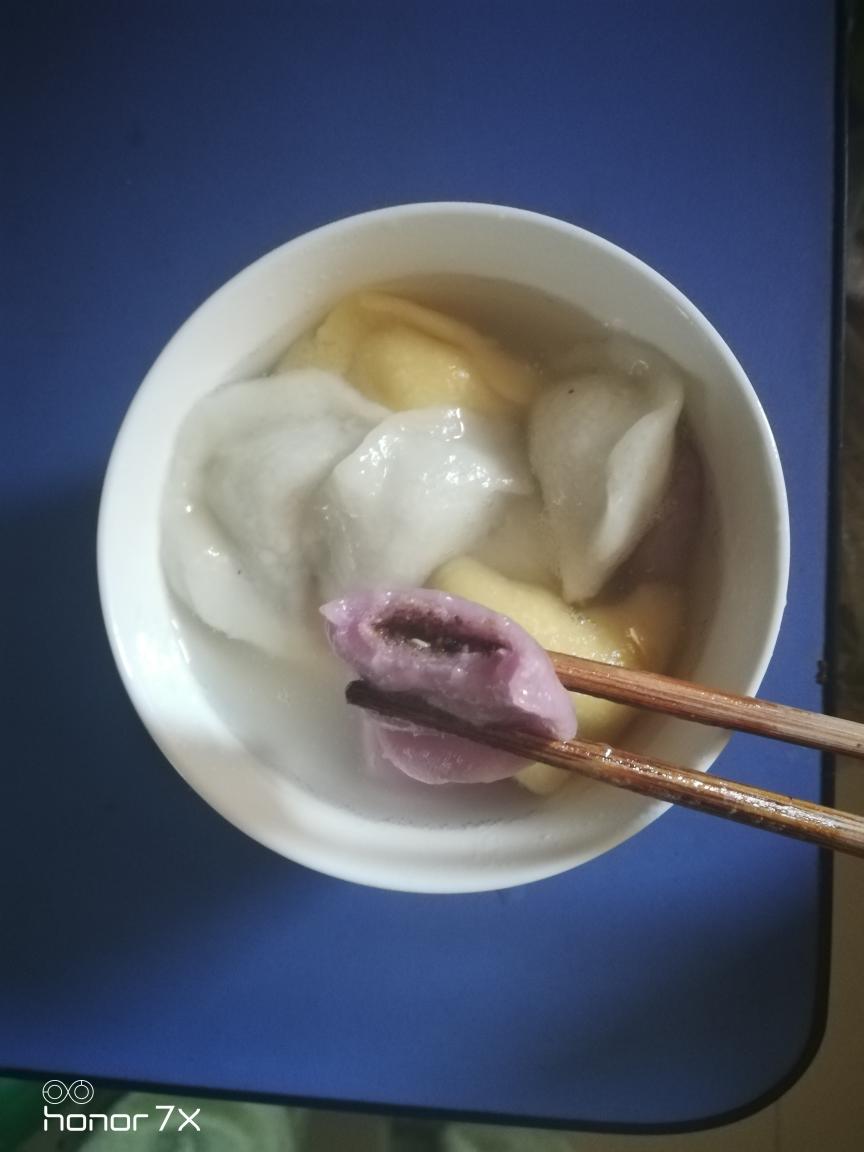 水煮三彩汤粑的做法