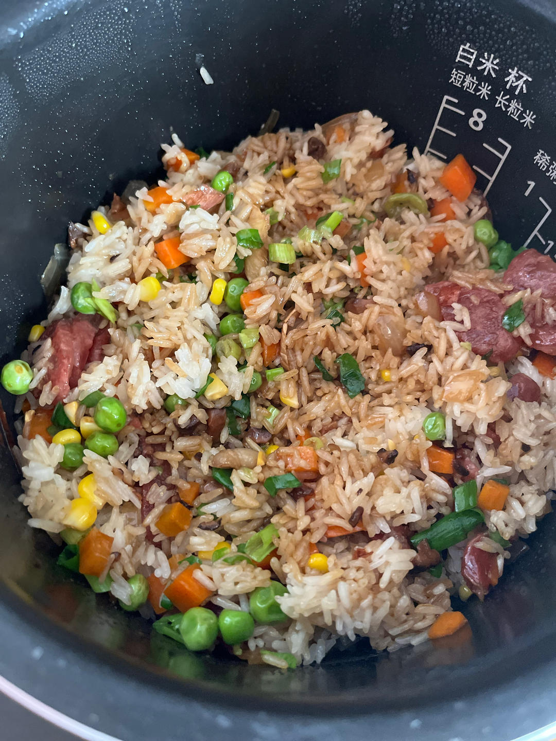懒人电饭锅香肠焖饭/煲仔饭