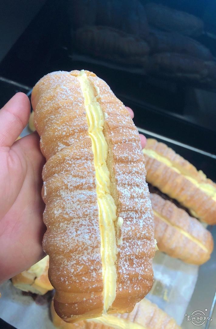 草莓奶露维也纳【毛毛虫面包】