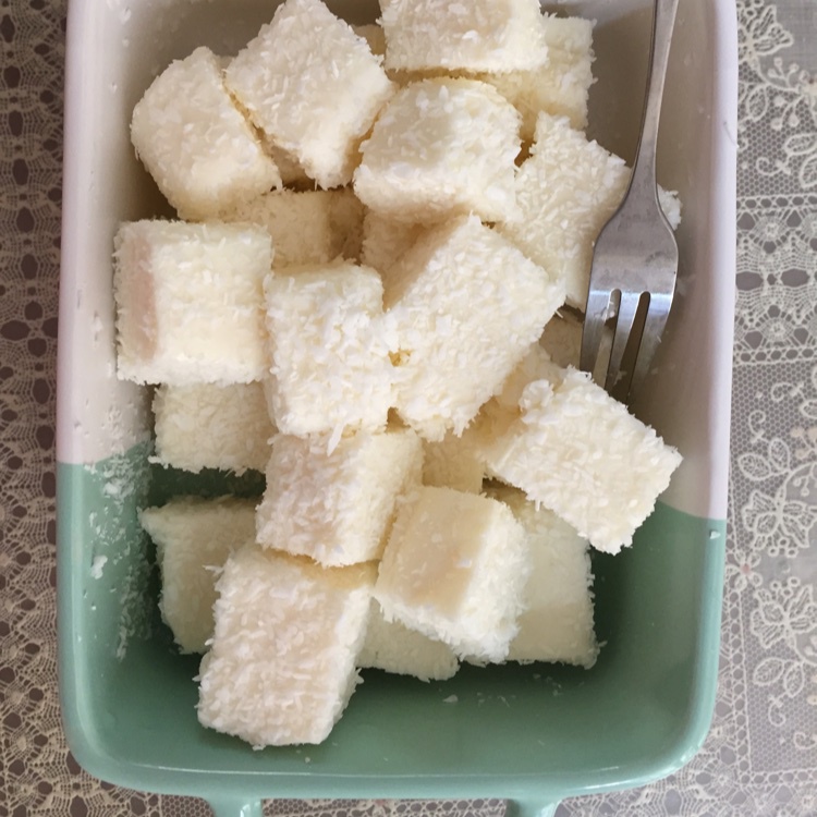 椰丝牛奶小方糕