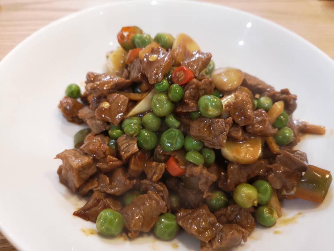 豌豆炒牛肉粒