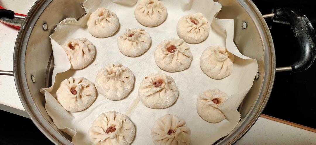 鲜美多汁的洋葱牛肉包子