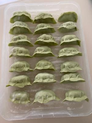 菠菜汁饺子皮的做法 步骤9