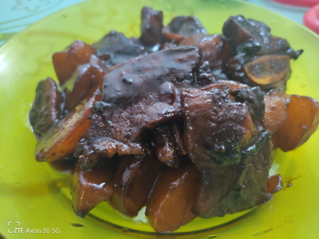 土豆炖牛仔骨
