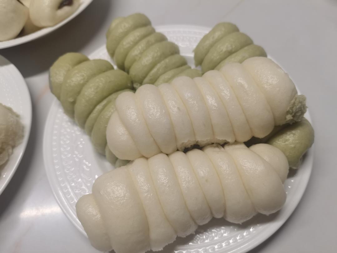 卡通「彩色迷你毛毛虫馒头」一次发酵