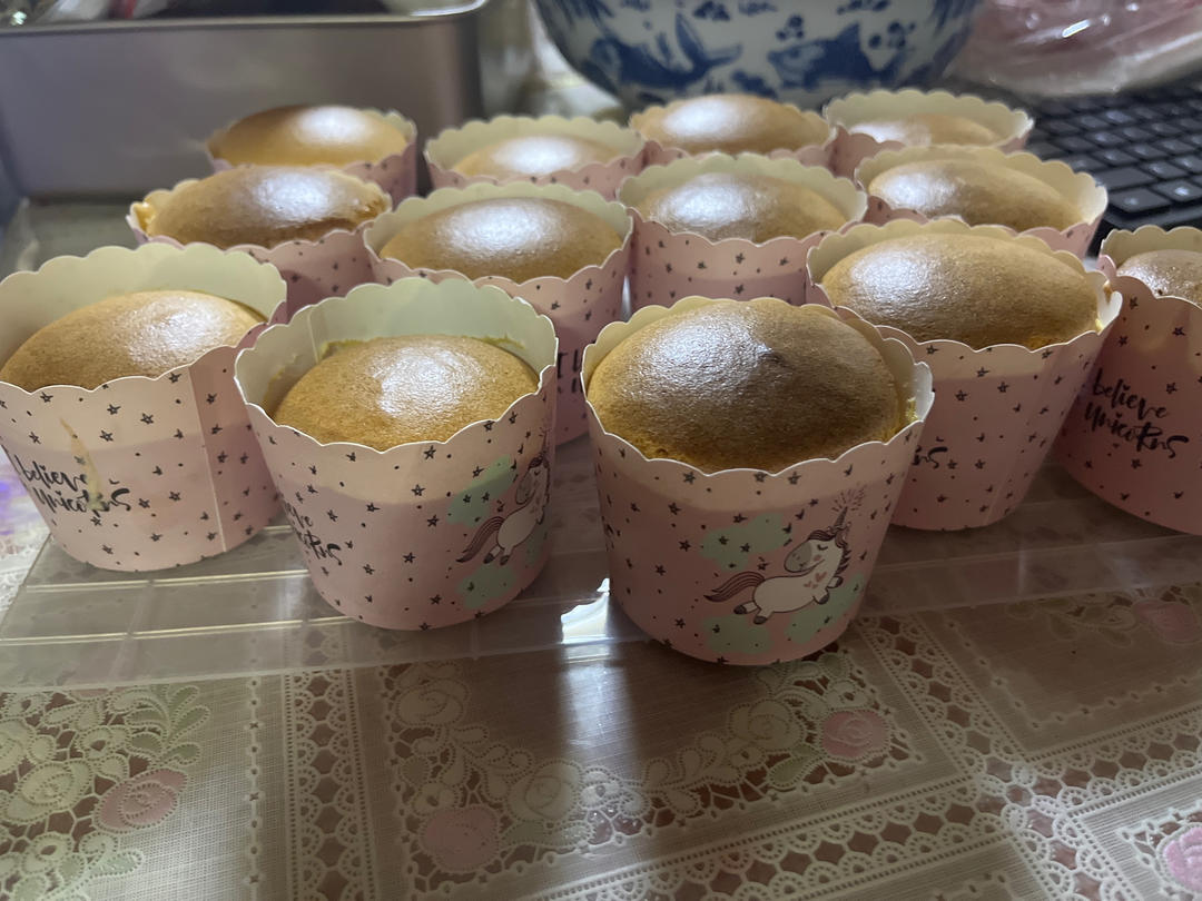 完美戚風杯子蛋糕（一定不会开裂的方法）